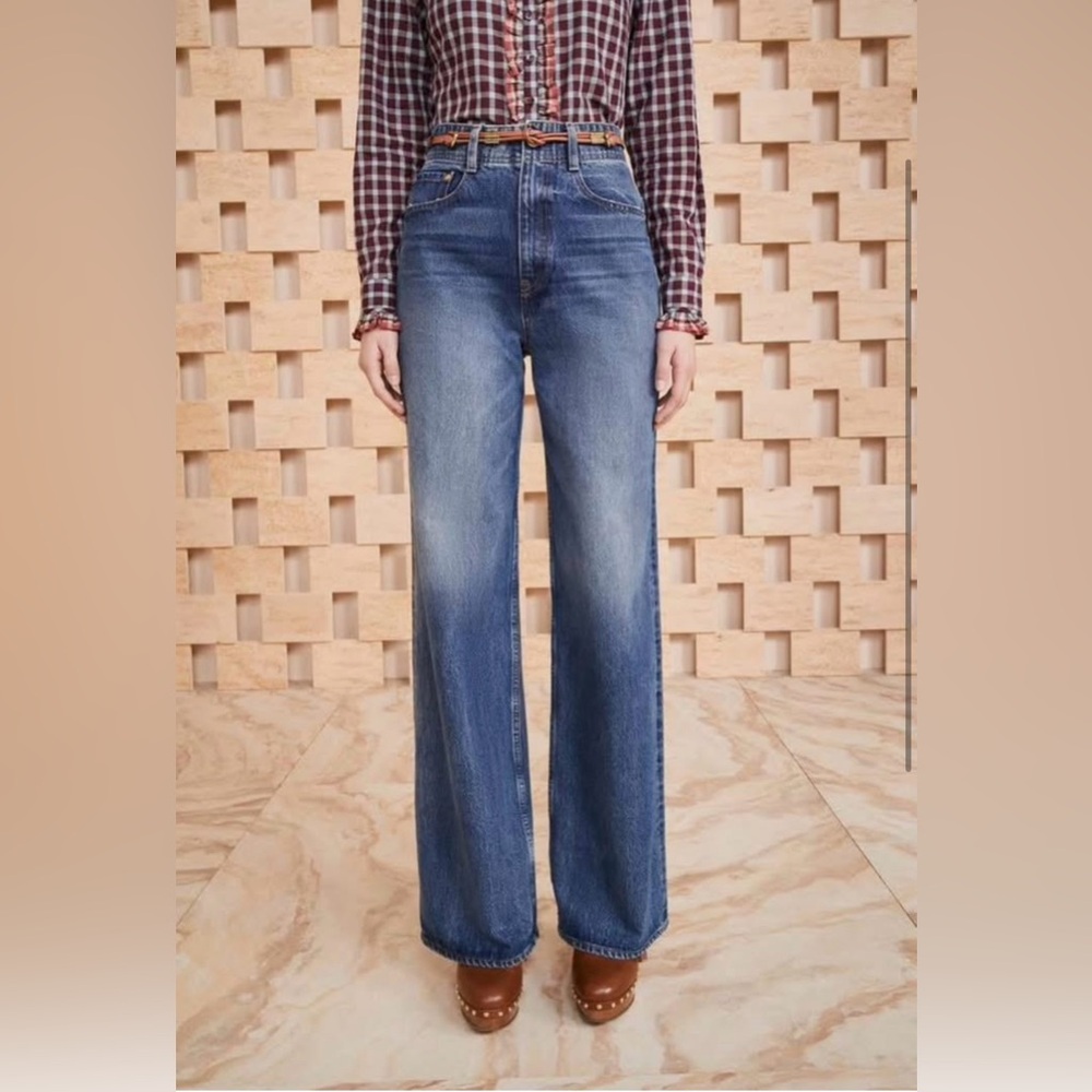 Ulla Johnson Jeans. Super cute cut. Size 29. Light wear at bottom hem.